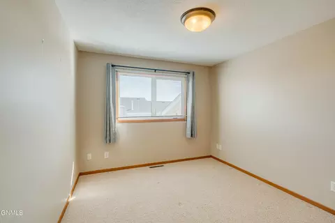 Bedroom - 4406 Chamberlain Dr, Bismarck, ND 58503 photo 5 of 12