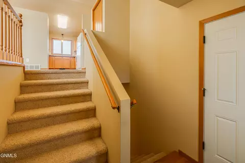 Entry Way - 4406 Chamberlain Dr, Bismarck, ND 58503 photo 5 of 7