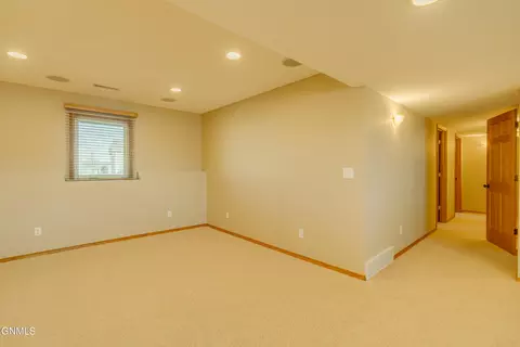 Bedroom - 4406 Chamberlain Dr, Bismarck, ND 58503 photo 7 of 12