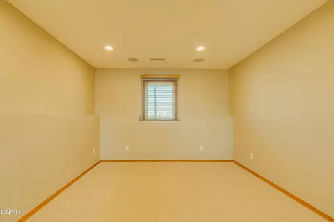 Bedroom - 4406 Chamberlain Dr, Bismarck, ND 58503 photo 6 of 12