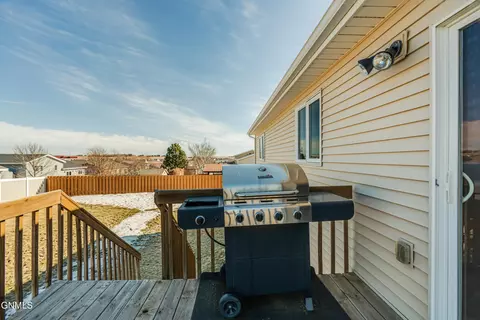 Exterior - 4406 Chamberlain Dr, Bismarck, ND 58503 photo 11 of 12