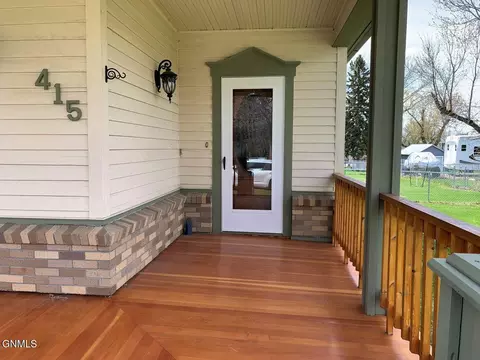 Exterior - 415 Mclean Ave, Wilton, ND 58579 photo 2 of 2