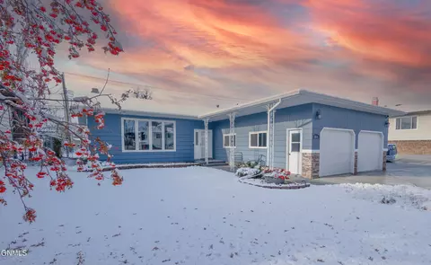2211 6th Ave E, Williston, ND 58801
