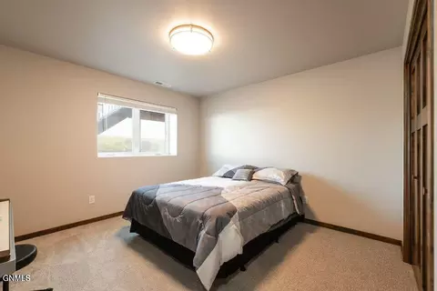 516 Shale Dr, Bismarck, ND 58503 photo 21