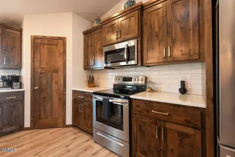 516 Shale Dr, Bismarck, ND 58503 photo 6