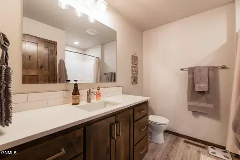 516 Shale Dr, Bismarck, ND 58503 photo 11