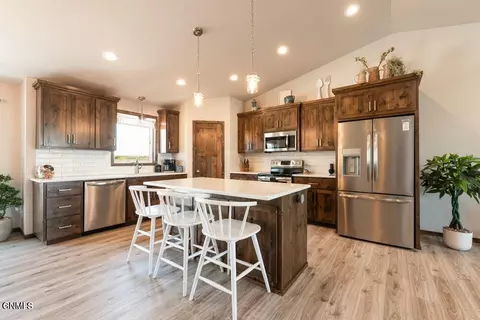 516 Shale Dr, Bismarck, ND 58503 photo 5