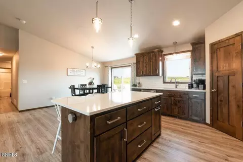 516 Shale Dr, Bismarck, ND 58503 photo 7