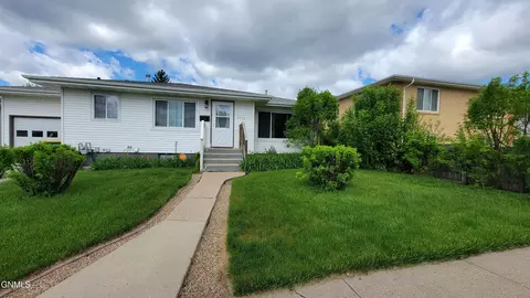 1114 N 18th St, Bismarck, ND 58501