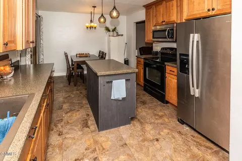 Kitchen - 2914 E Ave C E, Bismarck, ND 58501 photo 4 of 6