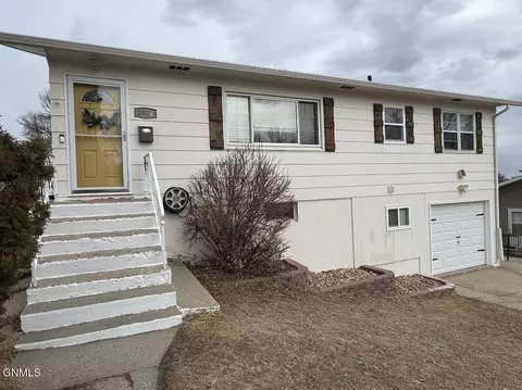 Exterior - 2914 E Ave C E, Bismarck, ND 58501 photo 2 of 9