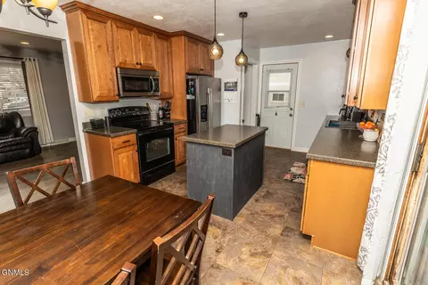 Kitchen - 2914 E Ave C E, Bismarck, ND 58501 photo 2 of 6