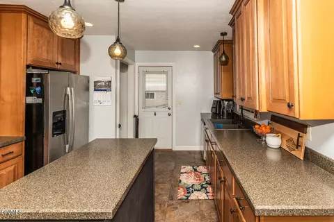 Kitchen - 2914 E Ave C E, Bismarck, ND 58501 photo 3 of 6