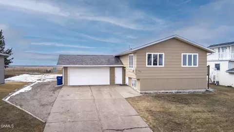 243 Renee Dr, Beulah, ND 58523
