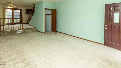 1017 E Bowen Ave, Bismarck, ND 58504 photo 3