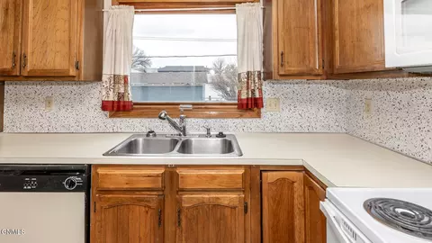 1017 E Bowen Ave, Bismarck, ND 58504 photo 11