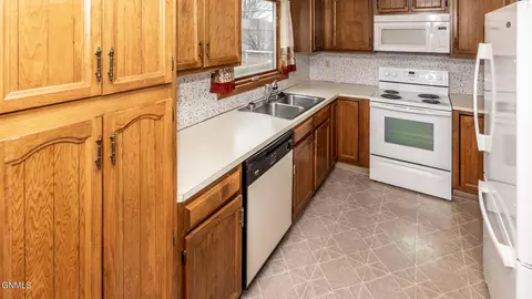 1017 E Bowen Ave, Bismarck, ND 58504 photo 14