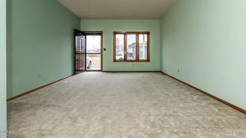 1017 E Bowen Ave, Bismarck, ND 58504 photo 6