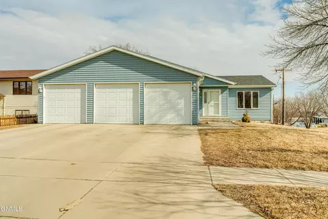 501 33rd St, Bismarck, ND 58501