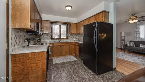 107 10th St NE, Beulah, ND 58523