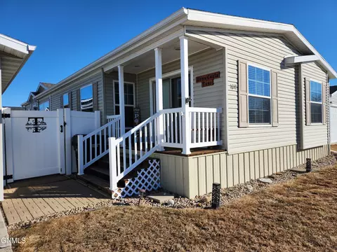 1618 Hawk Trl SE, Mandan, ND 58554