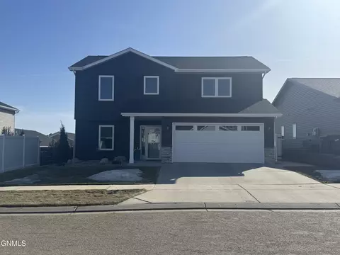211 Huron Dr, Bismarck, ND 58503