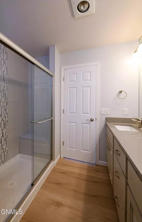 4101 Huron Dr, Bismarck, ND 58503 photo 10