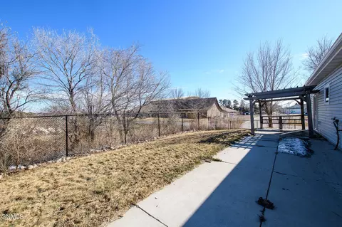 4101 Huron Dr, Bismarck, ND 58503 photo 17