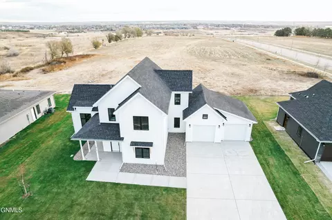 1812 36th Ave W, Williston, ND 58801