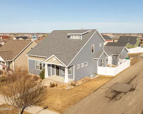 4901 Souris St, Bismarck, ND 58503