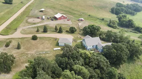 2930 Lyons Rd, Mandan, ND 58554