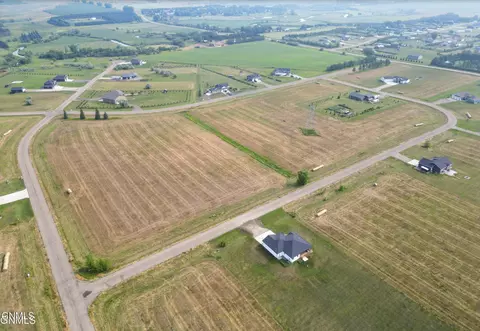 11513 Apple View Ln, Menoken, ND 58558