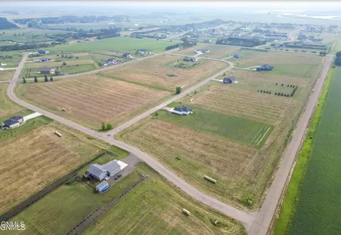 11513 Apple View Ln, Menoken, ND 58558 photo 8