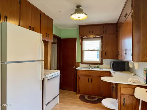 Kitchen - 417 7th Ave W, Williston, ND 58801 photo 2 of 2