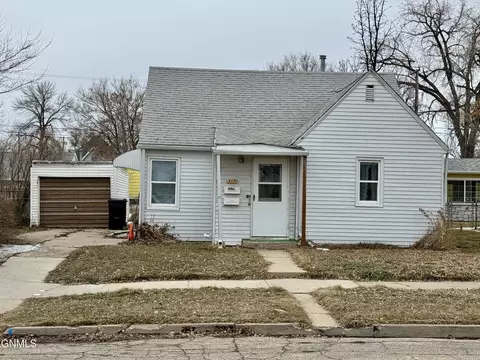 417 7th Ave W, Williston, ND 58801