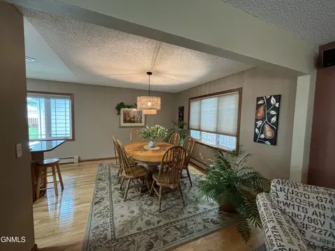 Dining - 421 11th St E, Williston, ND 58801 photo 1 of 3