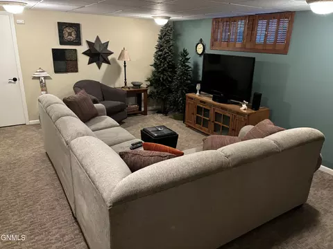 Living - 421 11th St E, Williston, ND 58801 photo 8 of 9