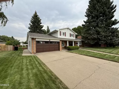 Exterior - 421 11th St E, Williston, ND 58801 photo 3 of 12
