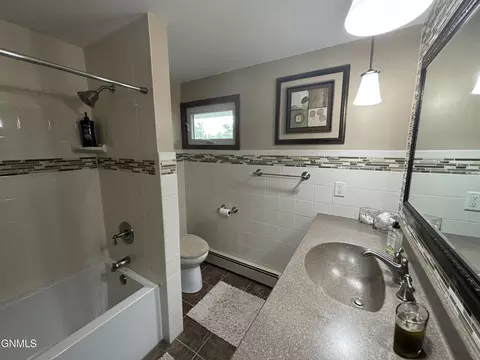 Bath - 421 11th St E, Williston, ND 58801 photo 3 of 4