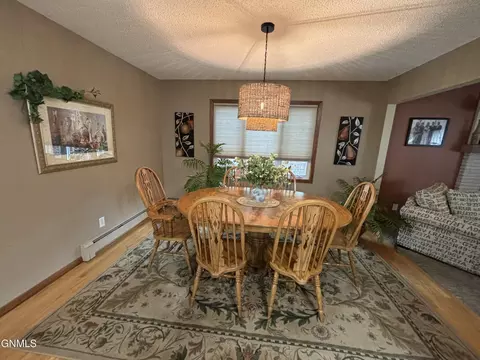 Dining - 421 11th St E, Williston, ND 58801 photo 2 of 3