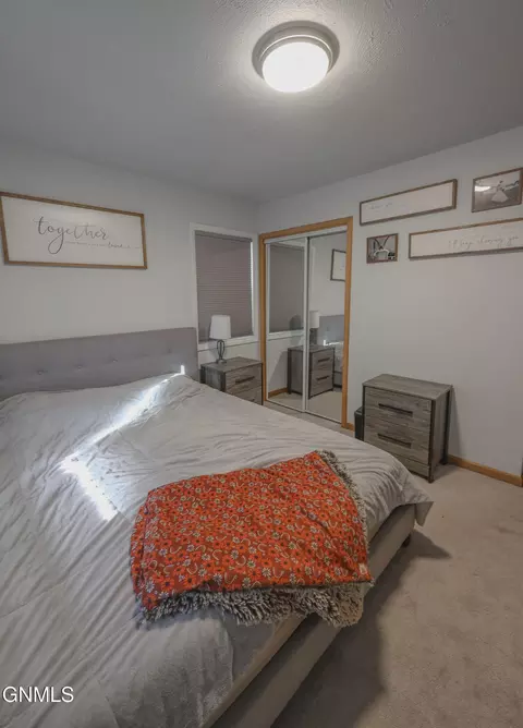 424 12th Ave W, Williston, ND 58801 photo 9