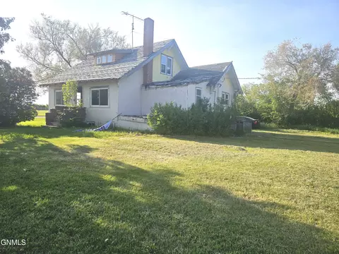 202 Jetson St, Grenora, ND 58845