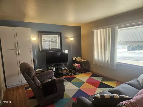 1611 13th St, Bismarck, ND 58501 photo 7