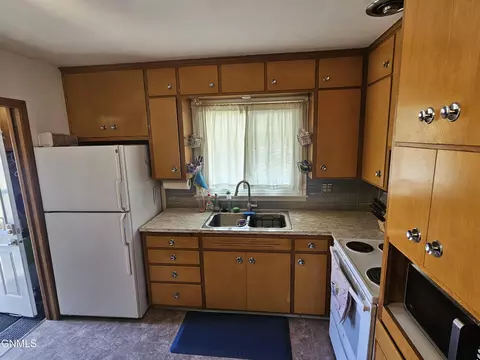 1611 13th St, Bismarck, ND 58501 photo 4