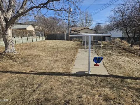 1611 13th St, Bismarck, ND 58501 photo 21