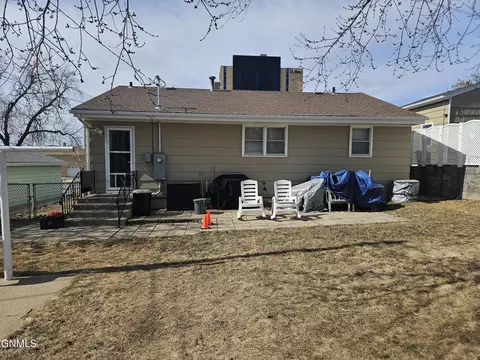 1611 13th St, Bismarck, ND 58501 photo 20