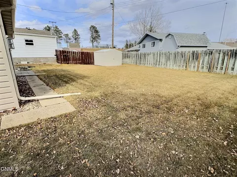 1802 6th Ave NW, Mandan, ND 58554 photo 24