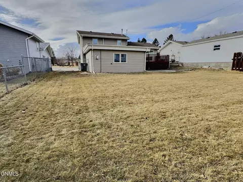 1802 6th Ave NW, Mandan, ND 58554 photo 21