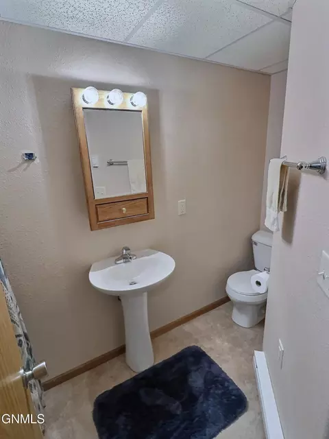 1802 6th Ave NW, Mandan, ND 58554 photo 17