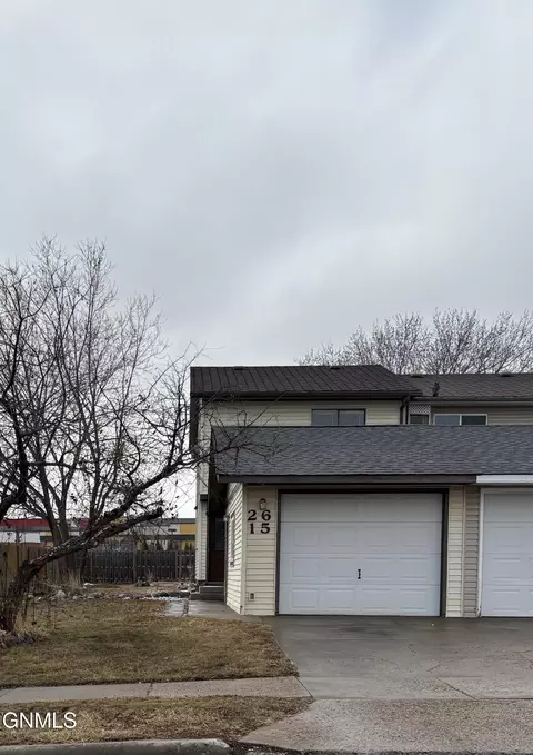 2615 19th Ave W, Williston, ND 58801 photo 2
